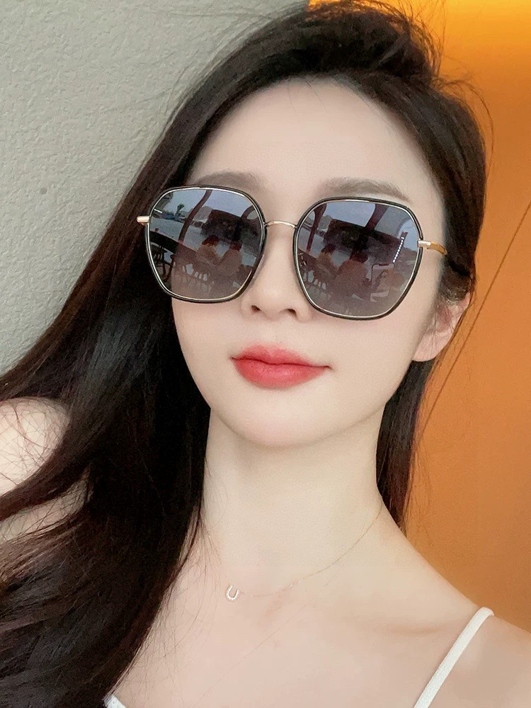 夏 シャネル UV 紫外線対策 サングラス?