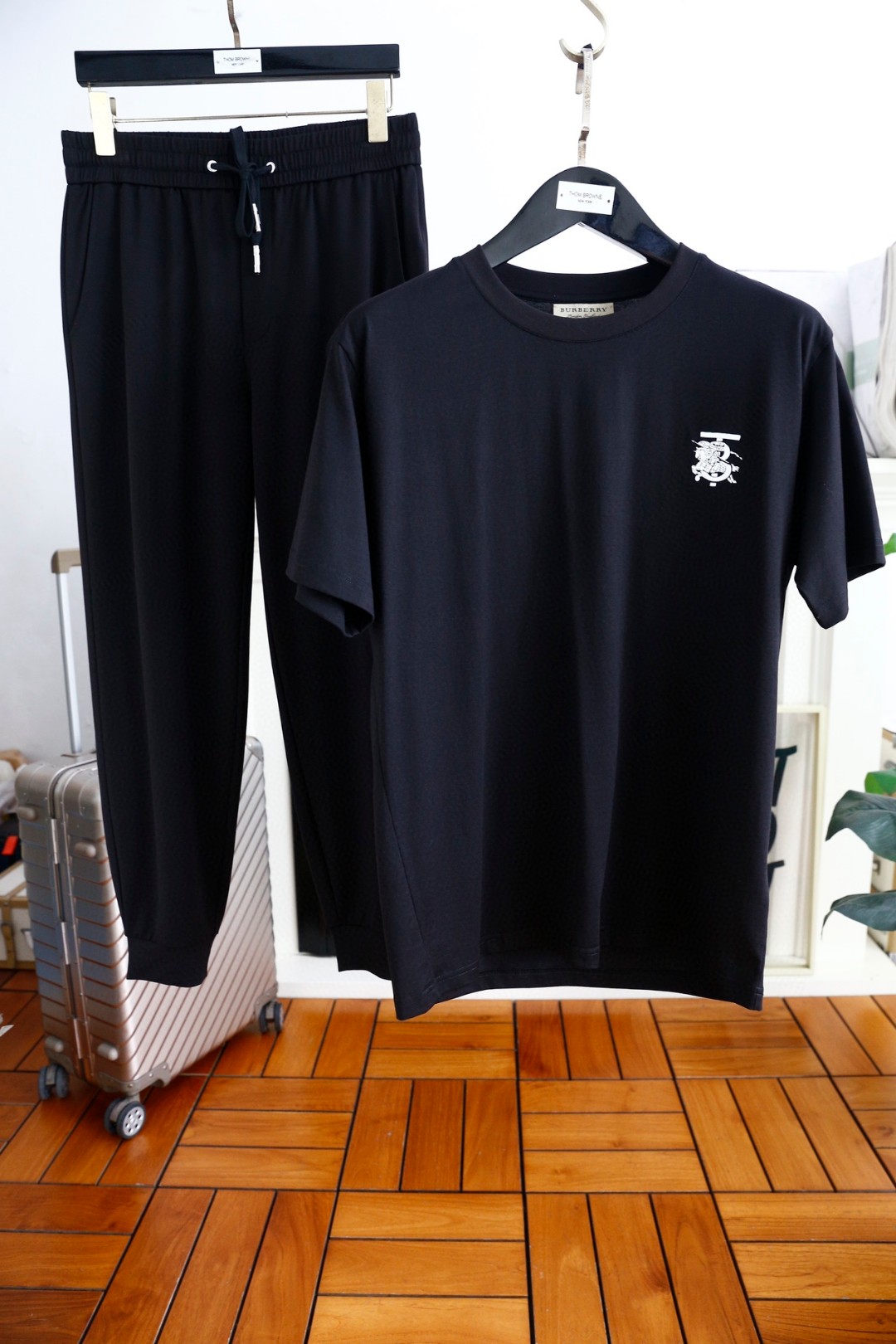 25SS服 バーバリー 上下服 セットアップ  メンズ