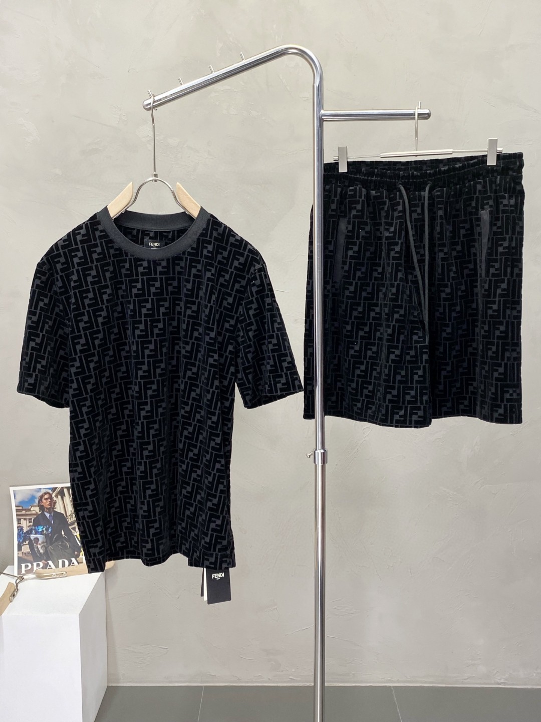 25SS服 フェンディ上下服 セットアップ  メンズ