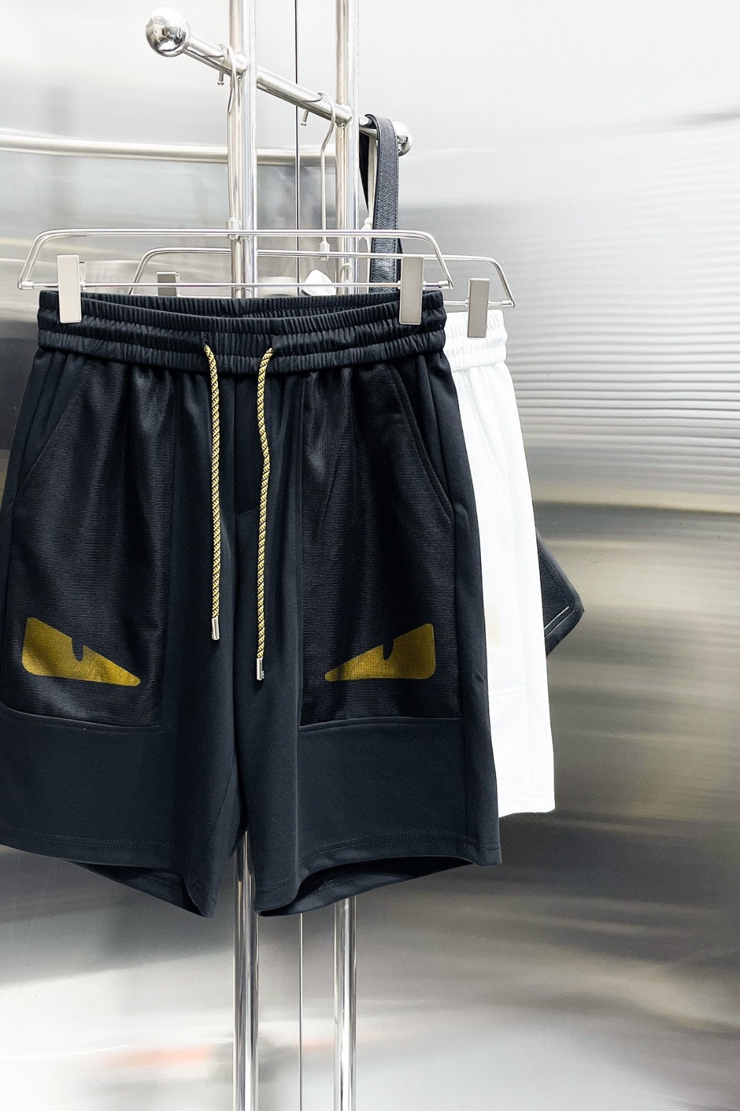 25SS服 フェンディ ズボン ショートパンツ メンズ