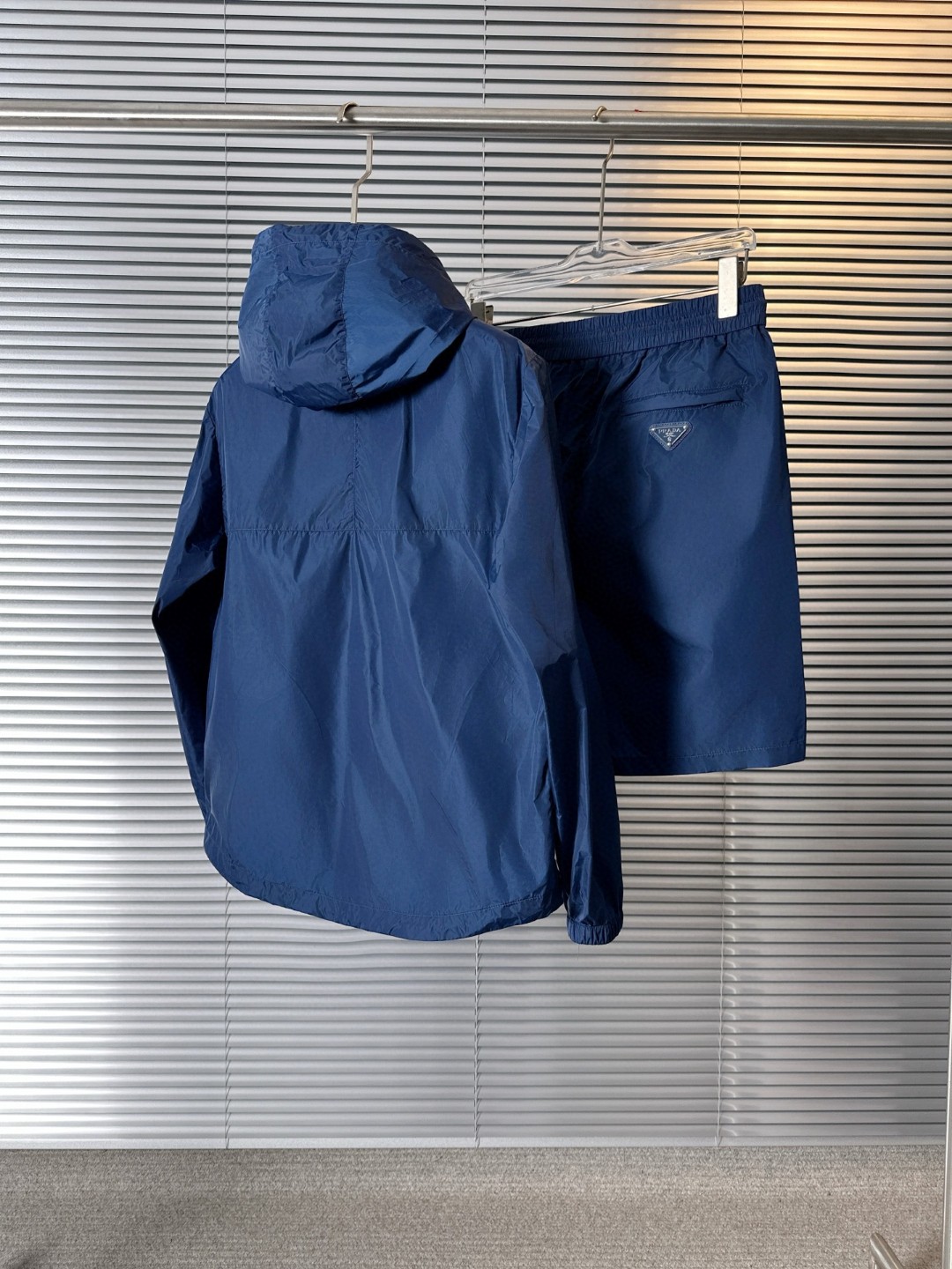 25SS服 プラダ 上下服 セットアップ? 男女兼着