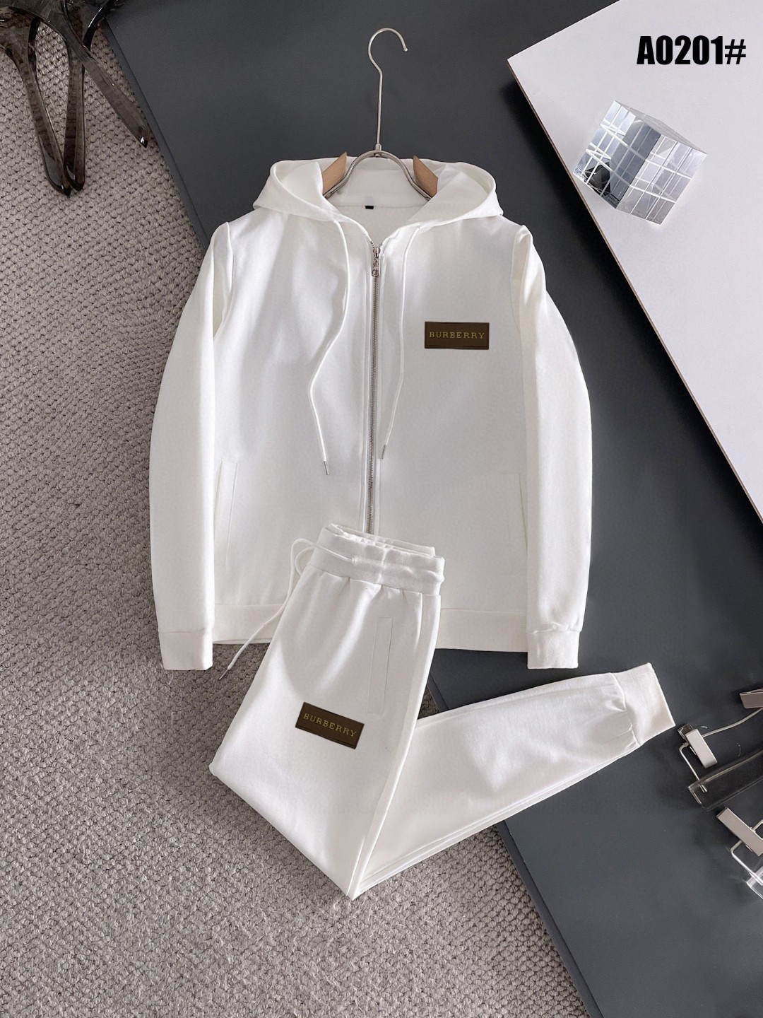25SS服 バーバリー 上下服 セットアップ  メンズ