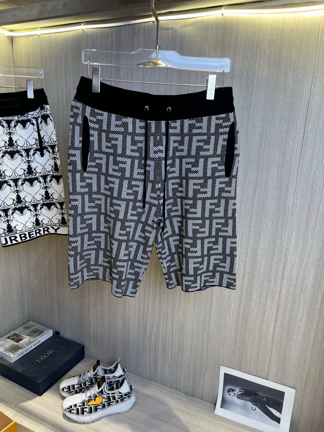 25SS服 フェンディ ズボン ショートパンツ メンズ