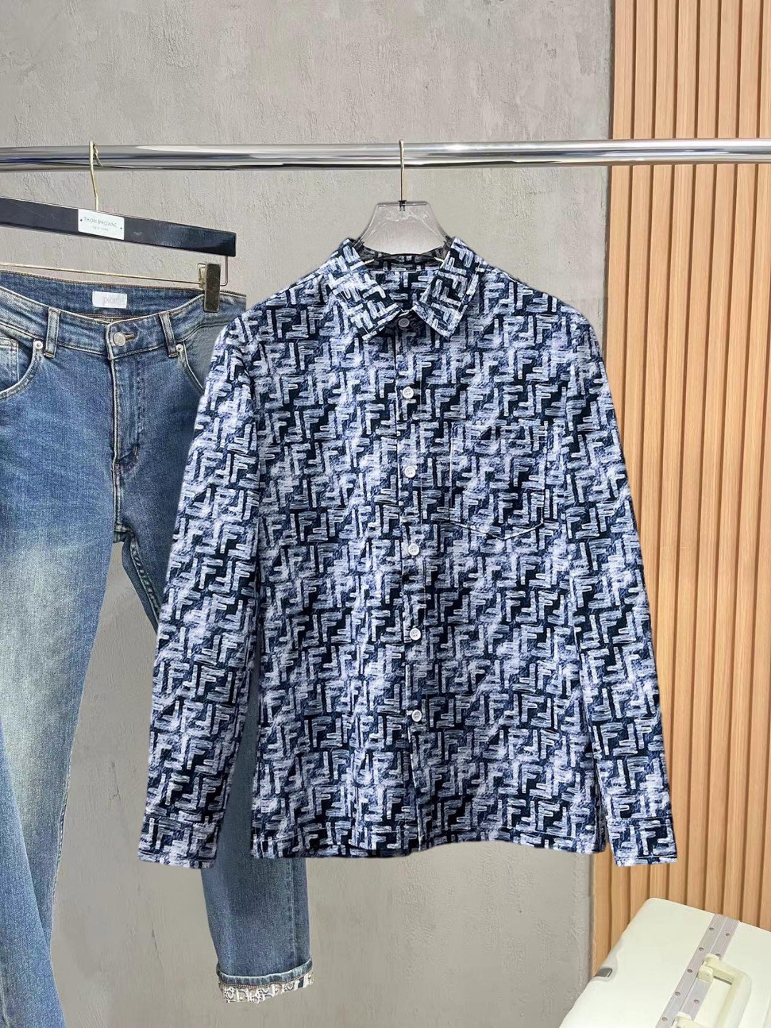 25SS服 フェンディワイシャツ トップス?