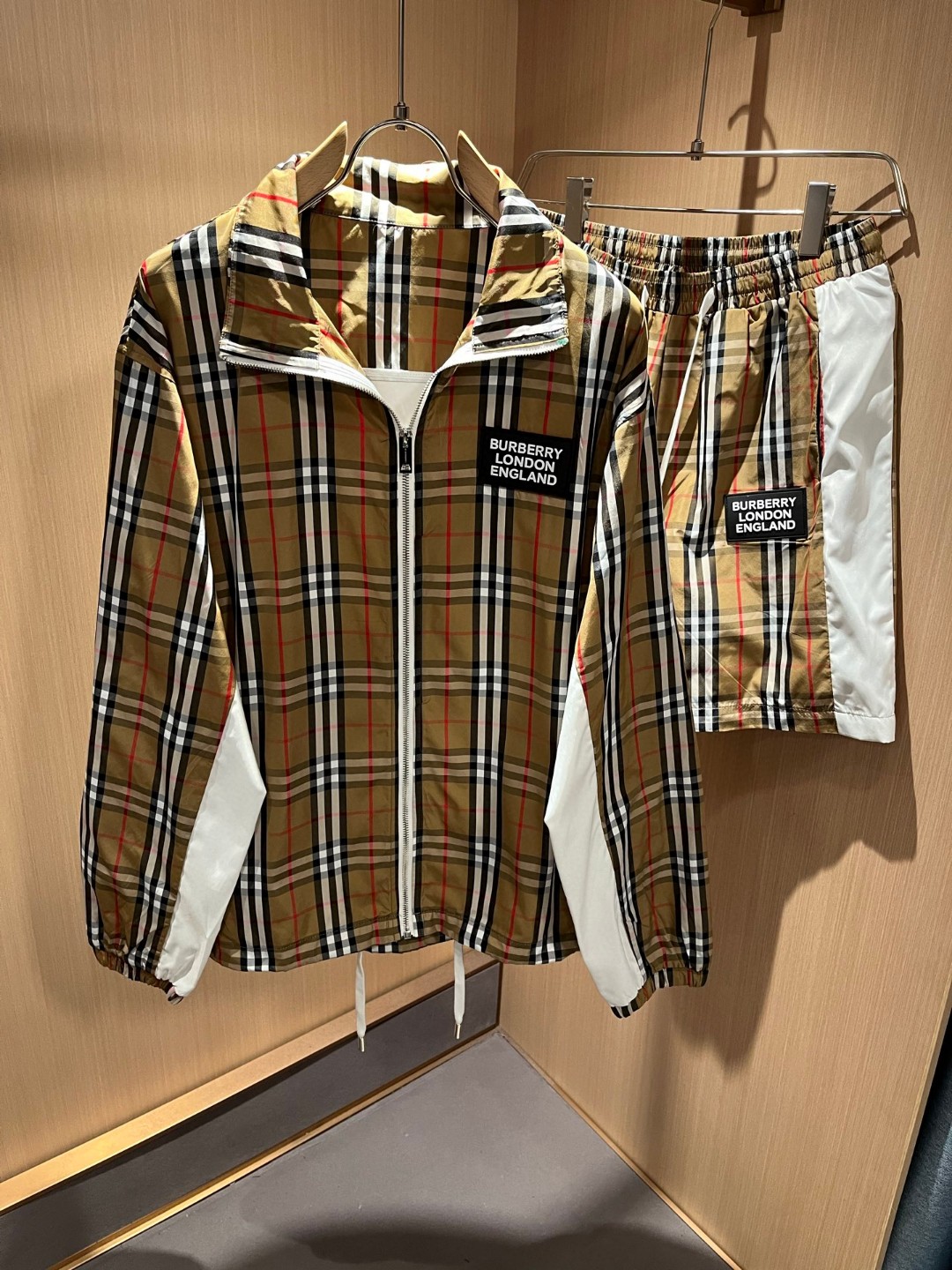 25SS服 バーバリー 上下服 セットアップ  メンズ