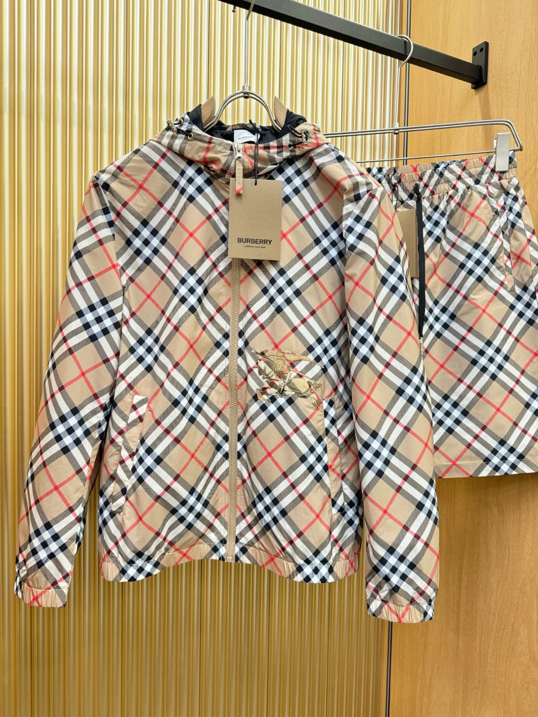 25SS服 バーバリー 上下服 セットアップ  メンズ