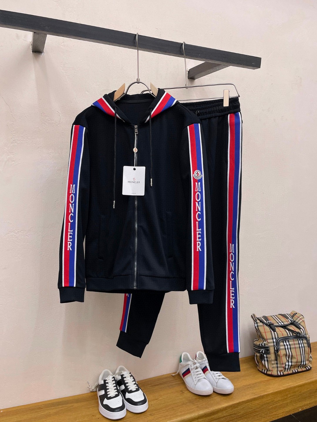 25SS服 モンクレール 上下服 セットアップ  メンズ