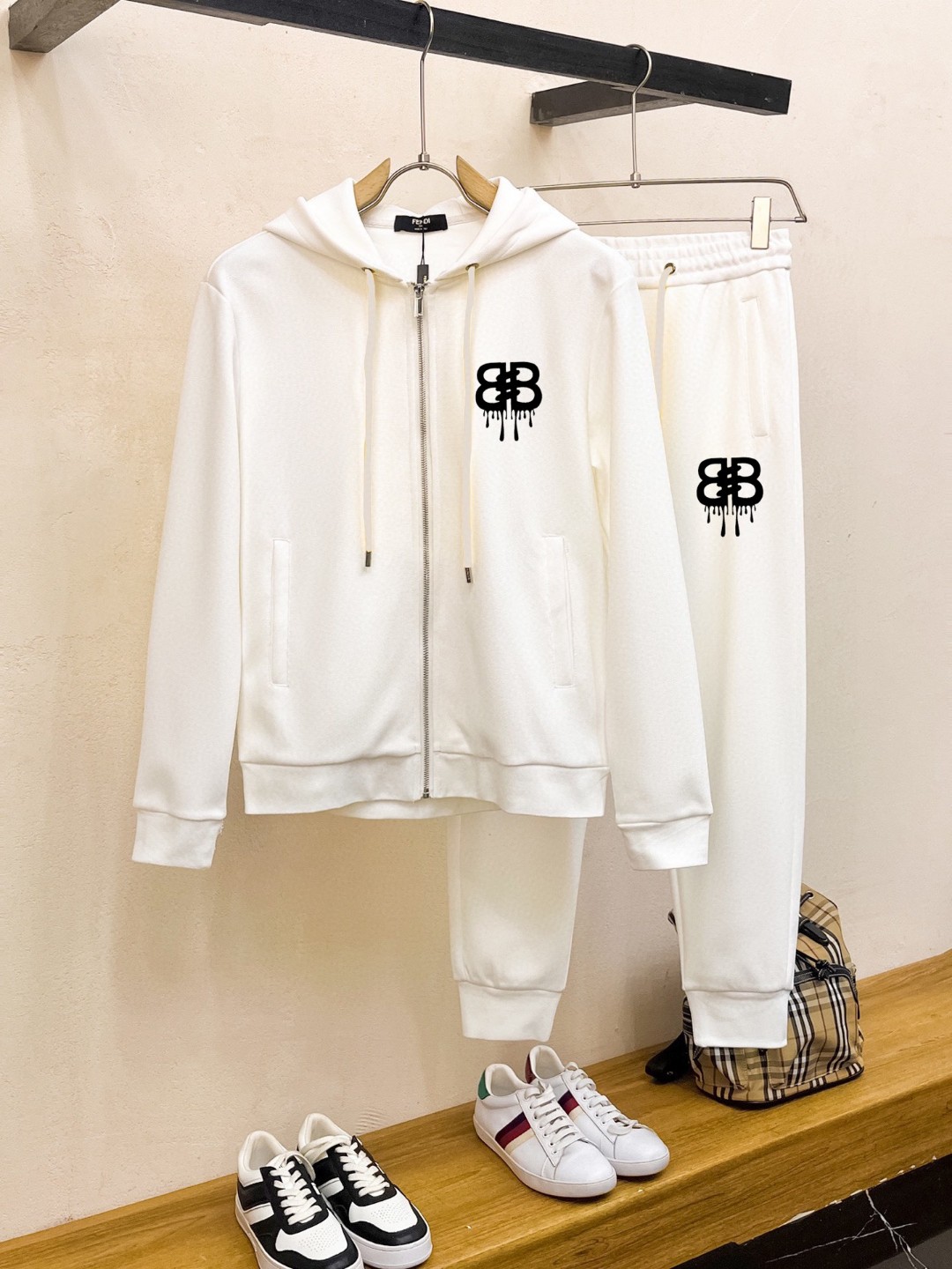 25SS服 バレンシアガ上下服 セットアップ  メンズ