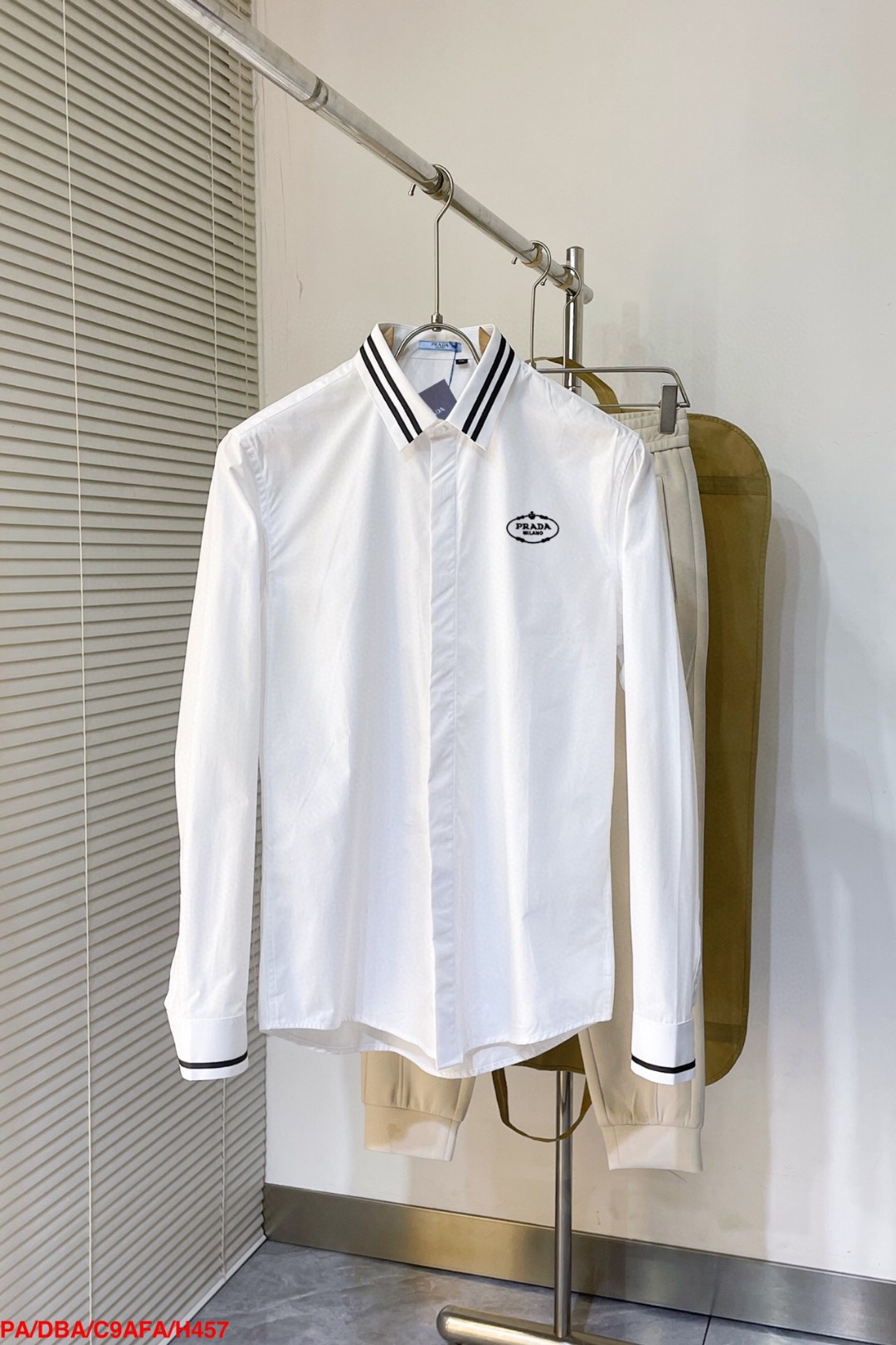 25SS服 プラダ ワイシャツ トップス  メンズ