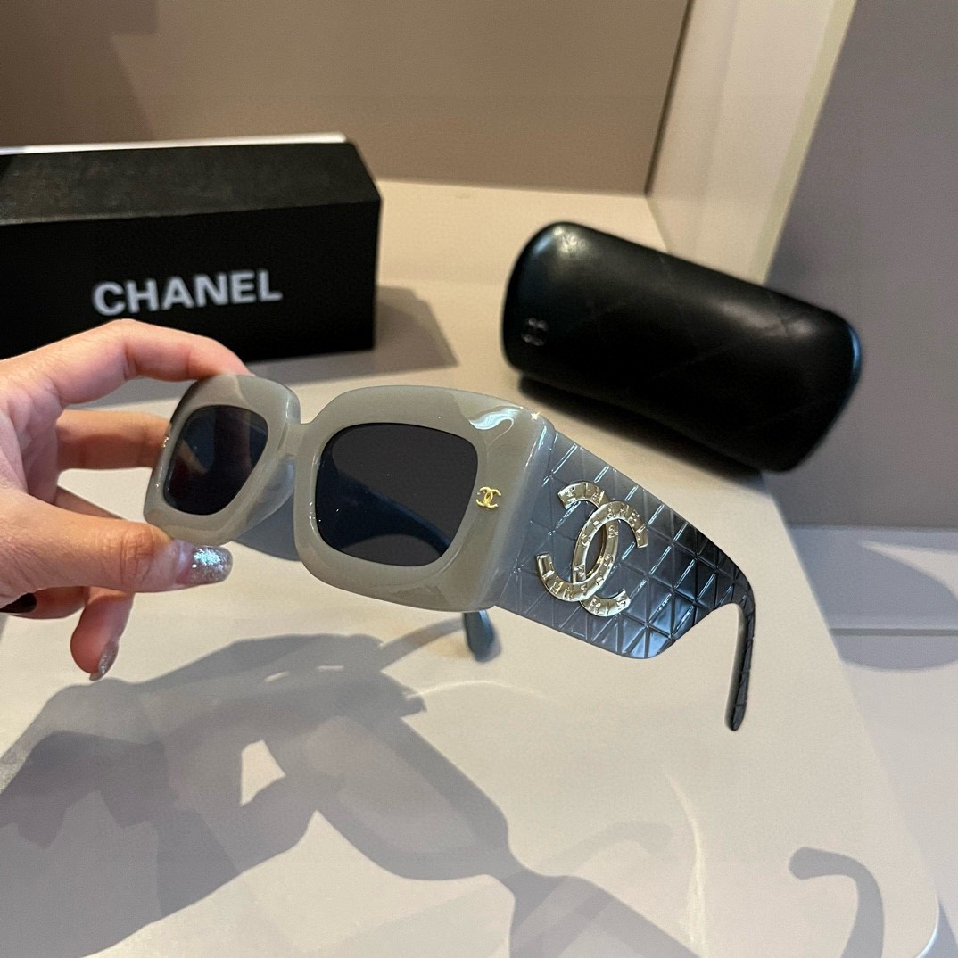 夏 シャネル UV 紫外線対策 サングラス?