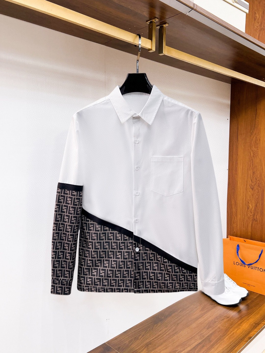 25SS服 フェンディワイシャツ トップス?