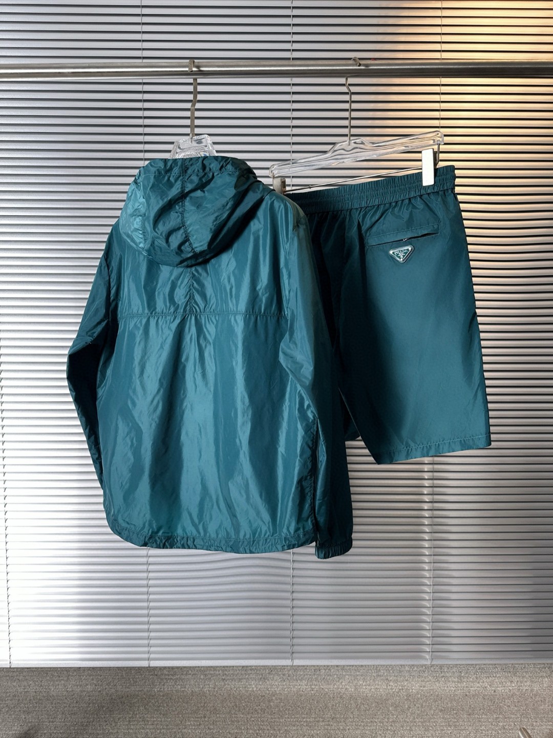 25SS服 プラダ 上下服 セットアップ 男女兼着