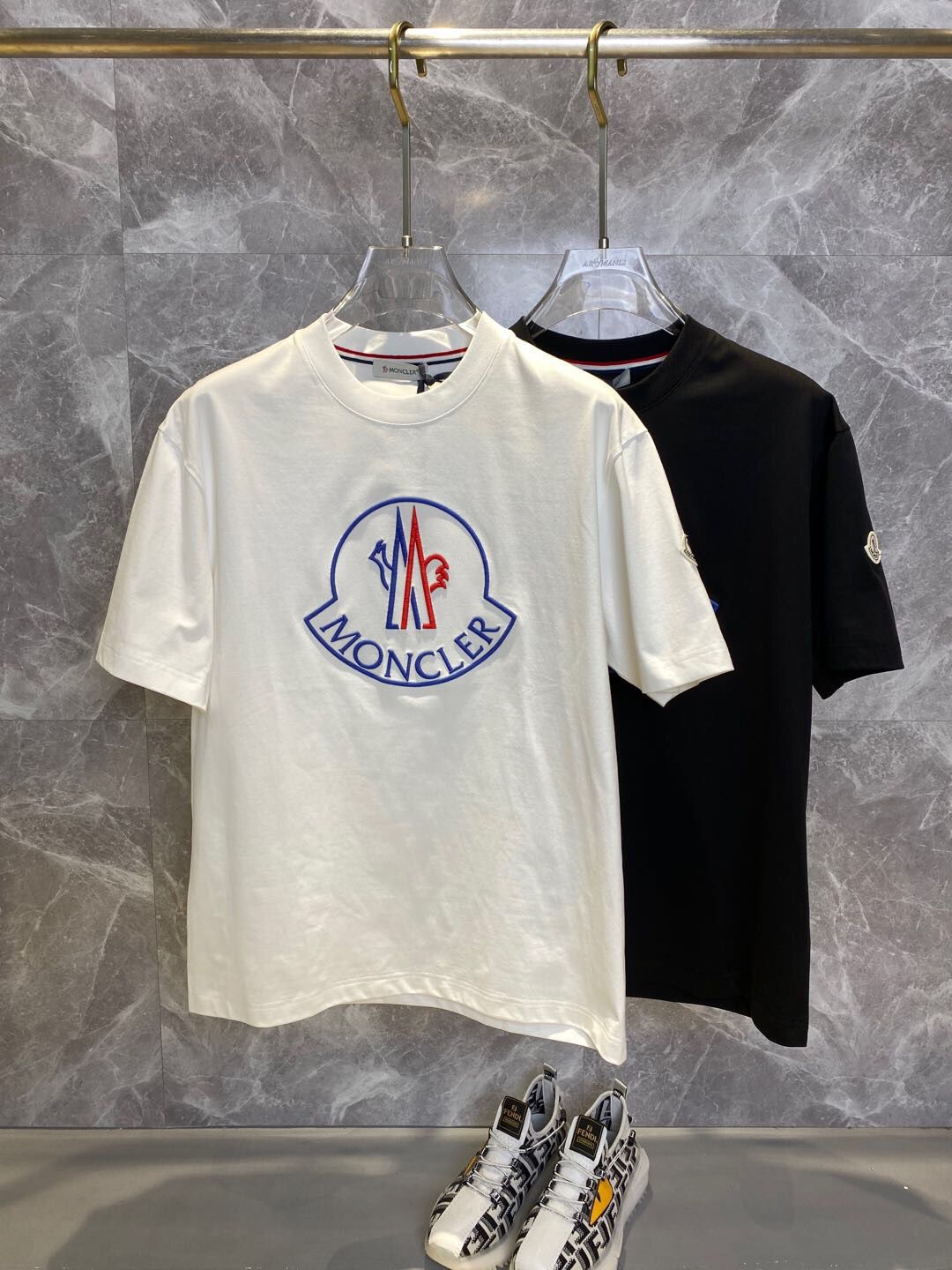 モンクレール ロゴ 半袖Tシャツ 男女兼着