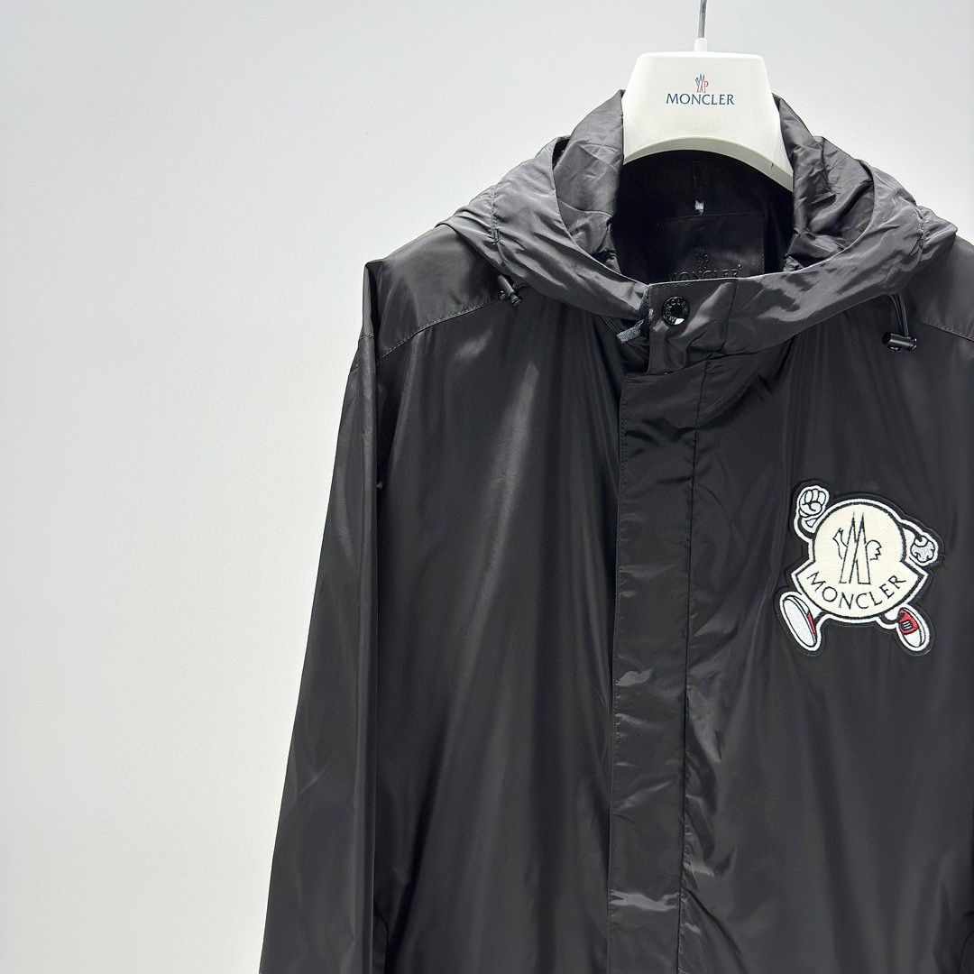 25SS服 プラダ トレンチコート 日焼け止め服  メンズ