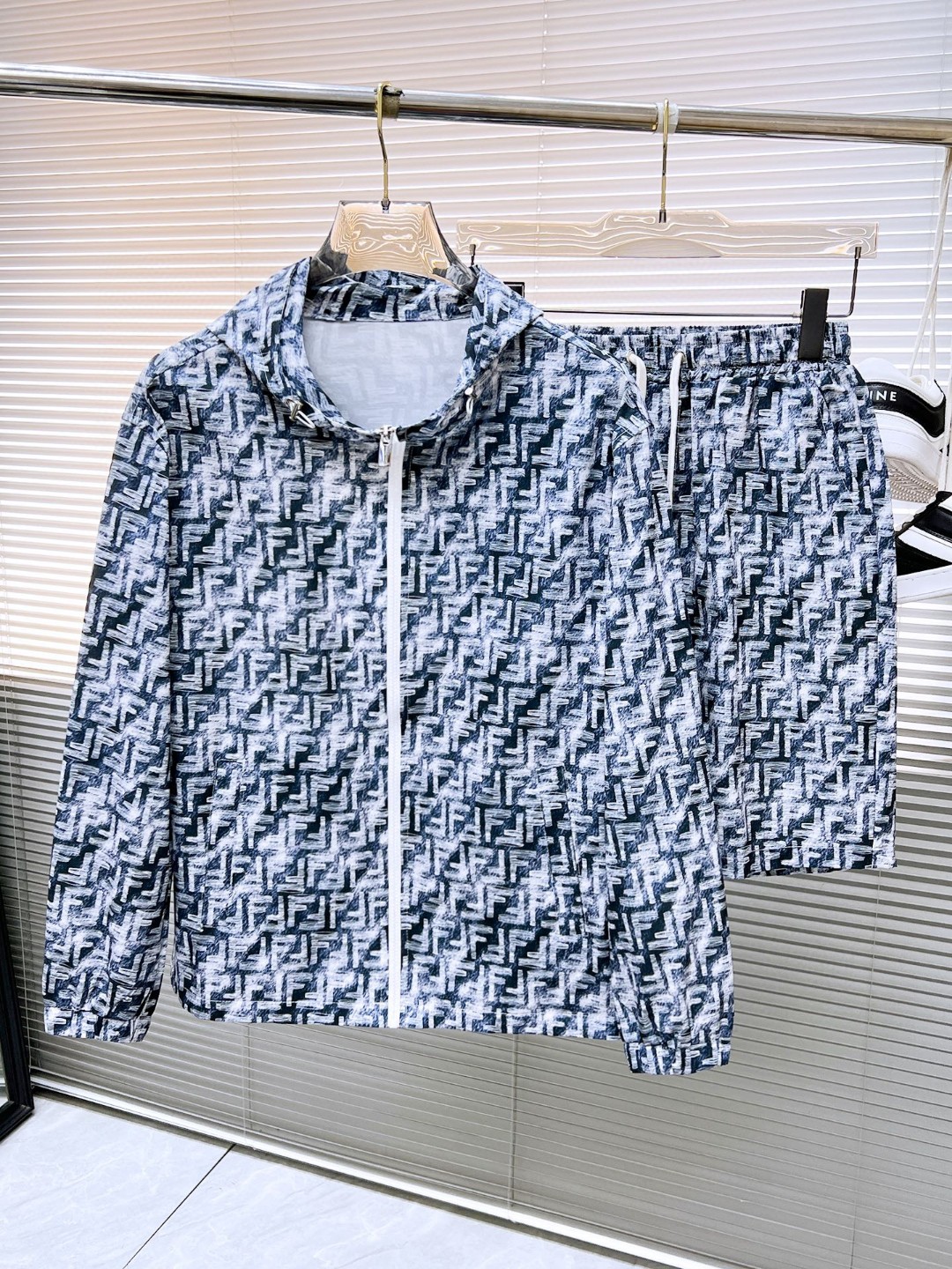 25SS服 フェンディ上下服 セットアップ メンズ