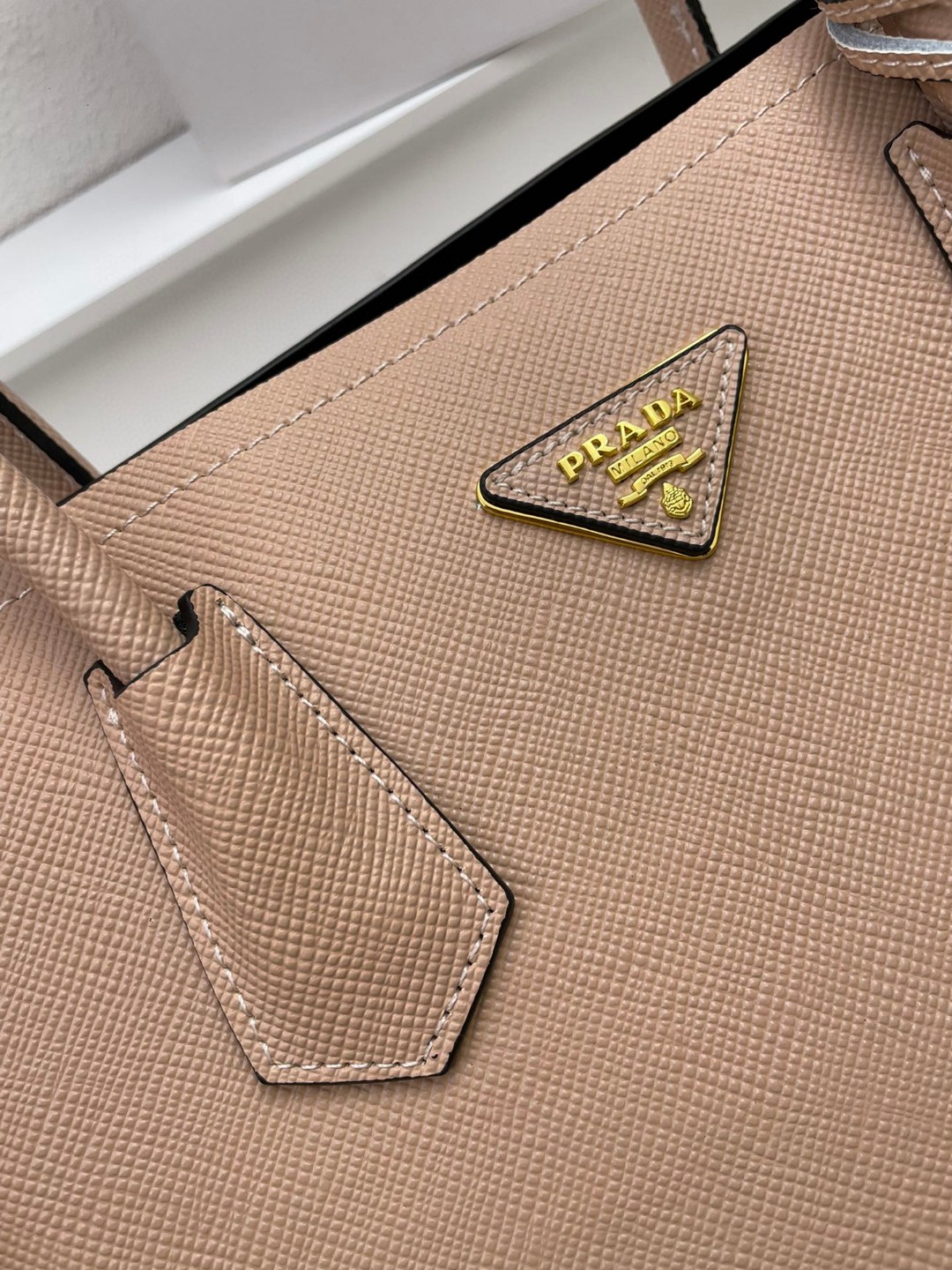 2025 プラダ 女性 バッグ 鞄 カバン TOTE バッグ 2503