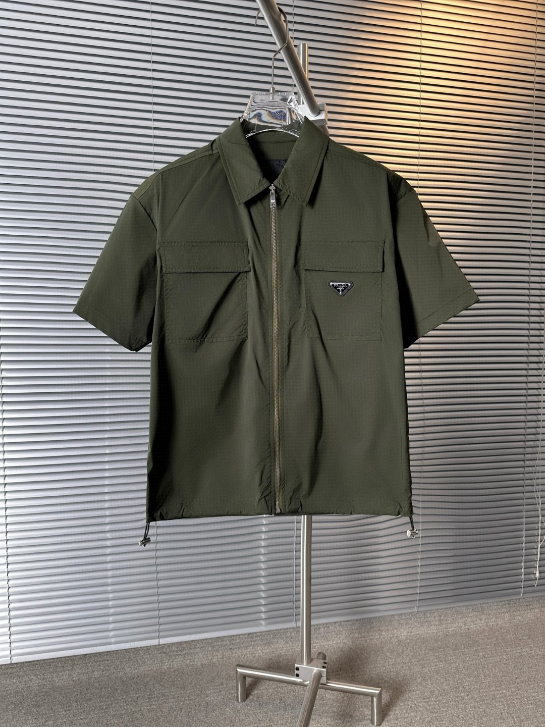 25SS服 プラダ 上下服 セットアップ  メンズ