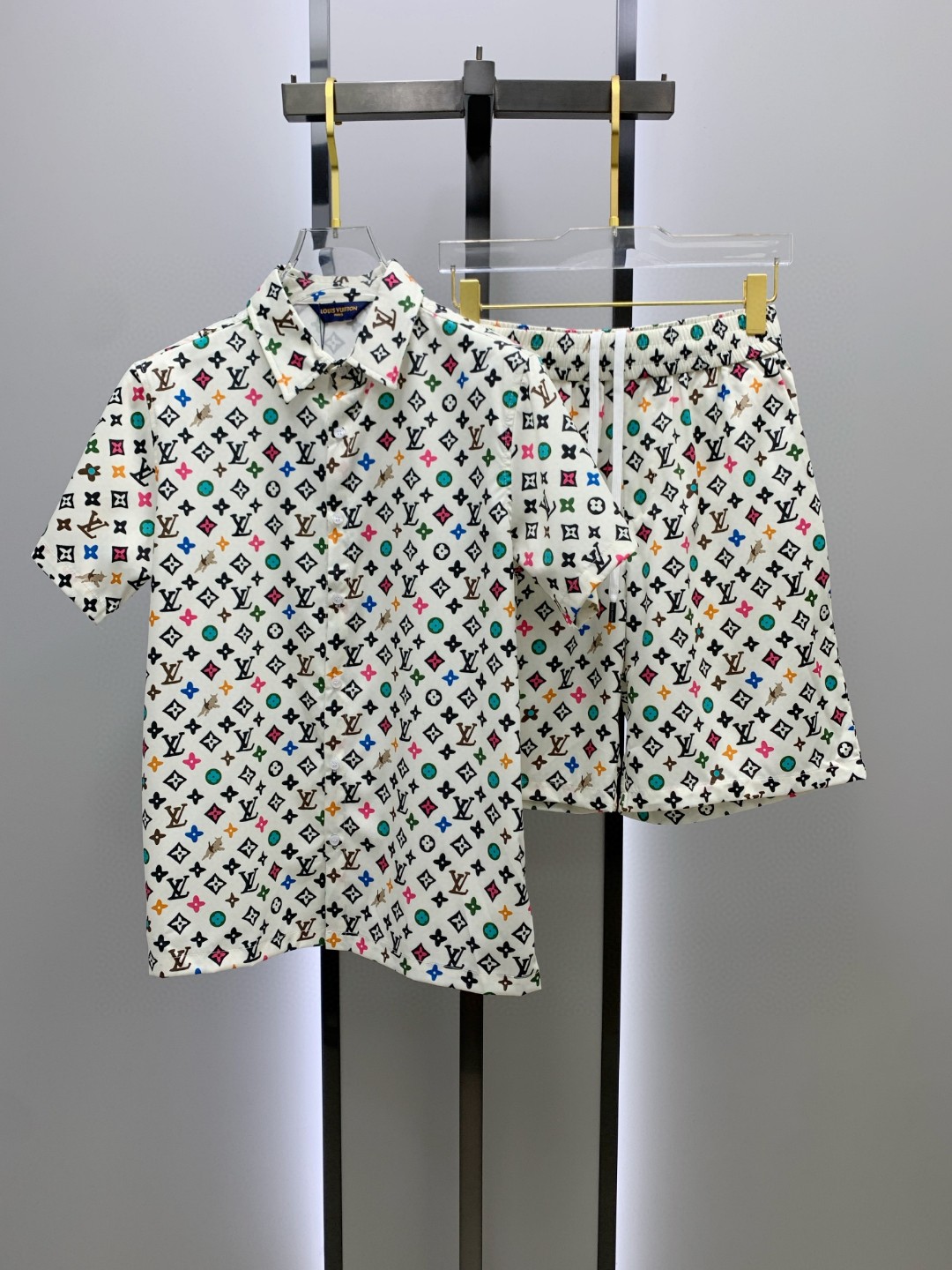 25SS服 ルイヴィトン 上下服 セットアップ 男女兼着
