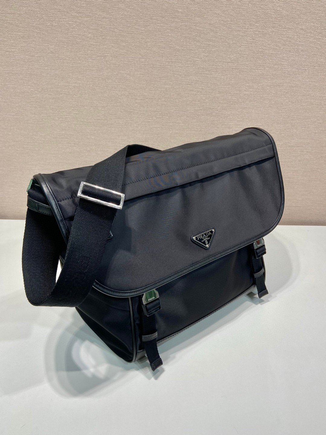 2025 プラダ メンズ バッグ 鞄 カバン ハンドバッグ 2503