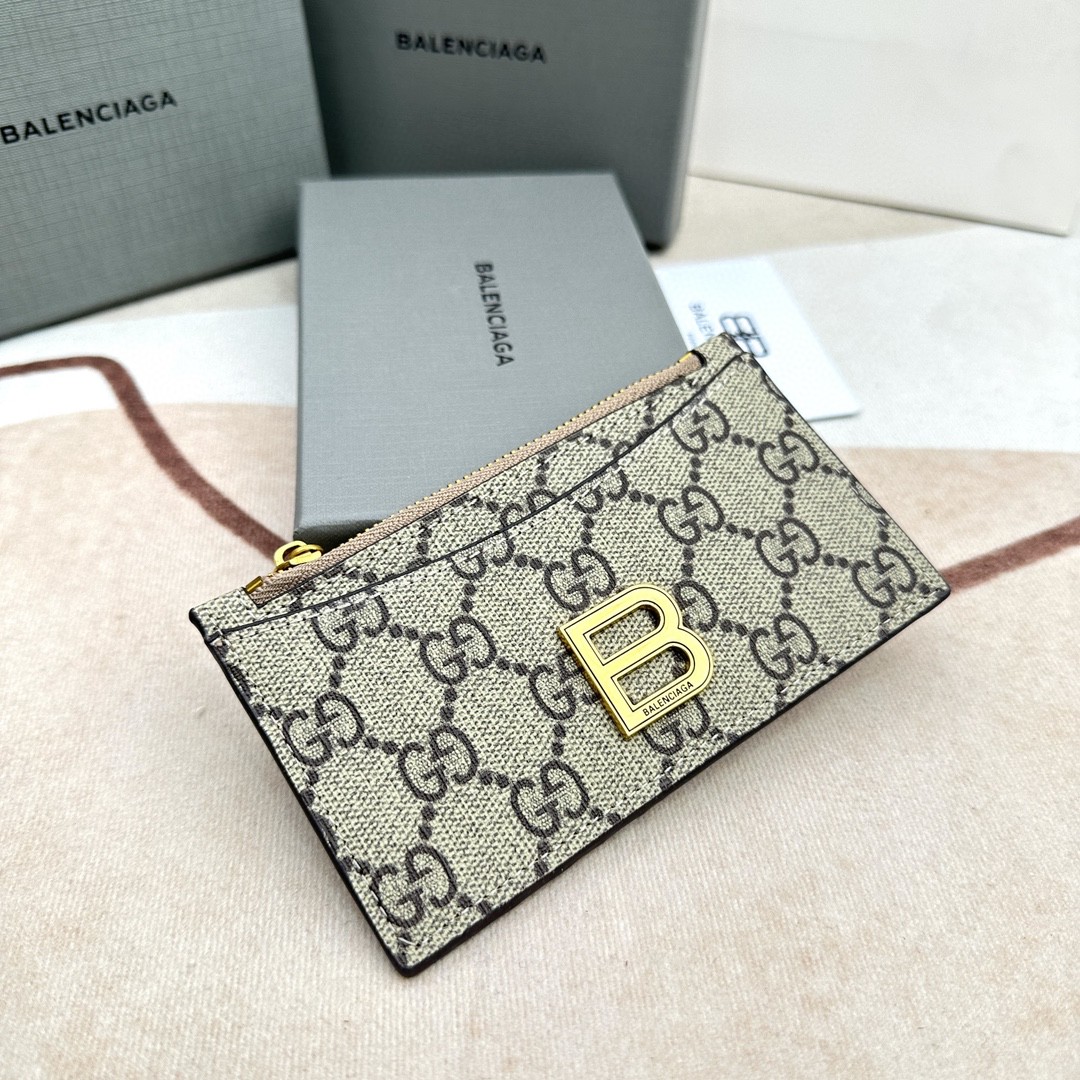 新品 バレンシアガ 財布 名刺入れ