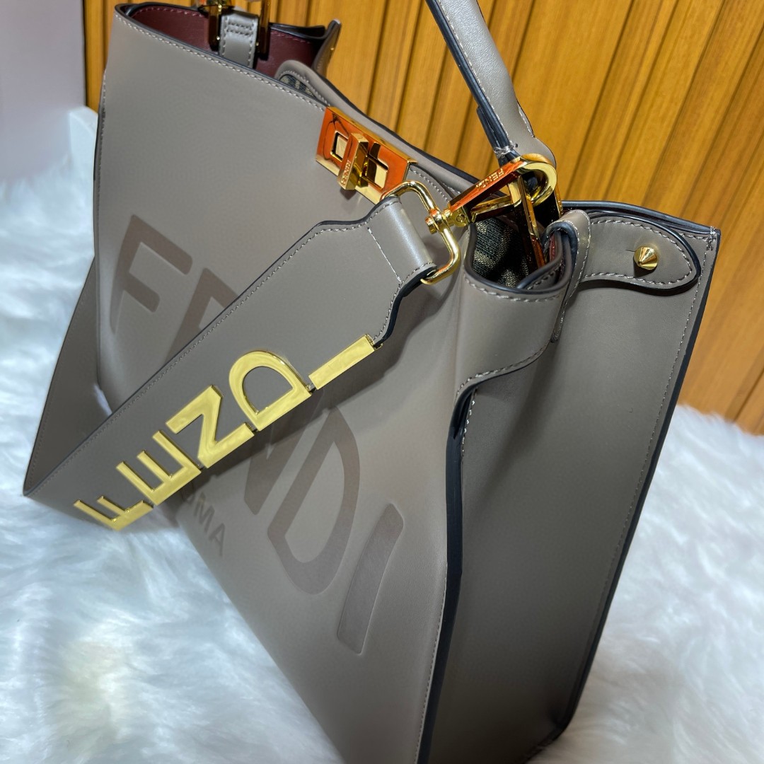 2025新品 フェンディ バッグ 鞄 カバン ハンドバッグ?