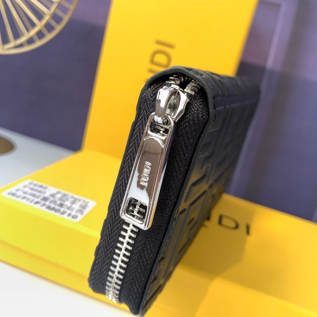 新品 フェンディ財布 長財布 2503
