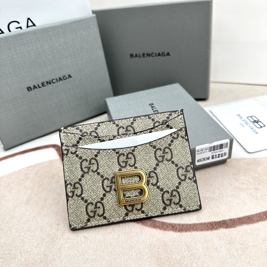 新品 バレンシアガ 財布 名刺入れ