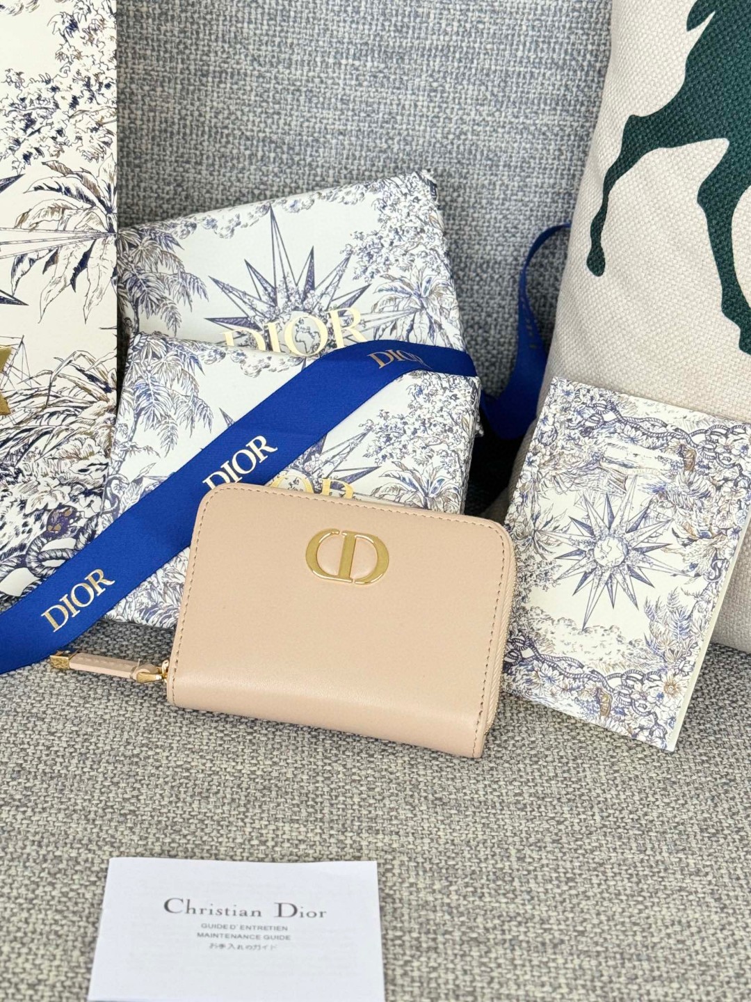 新品 クリスチャンディオール 財布 名刺入れ 2503