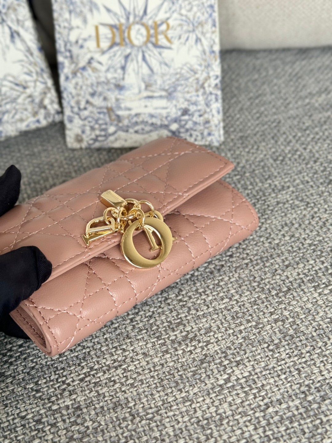 新品 クリスチャンディオール 財布 短財布