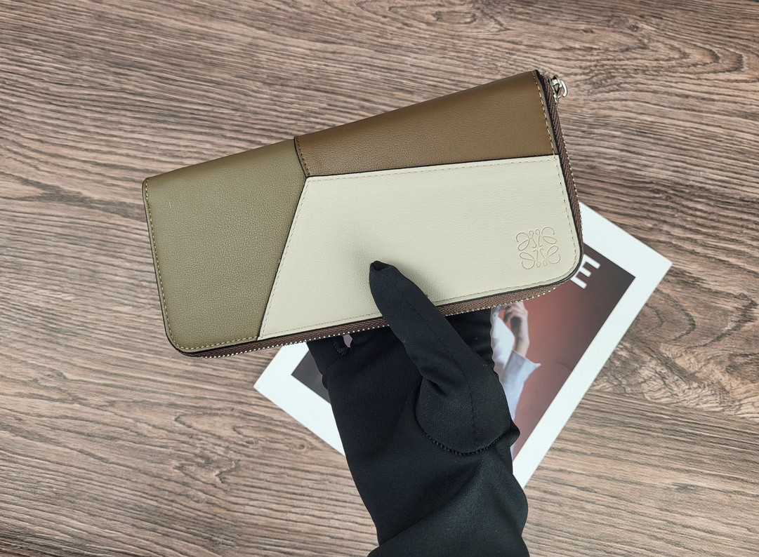 新品 ロエベ 財布 長財布