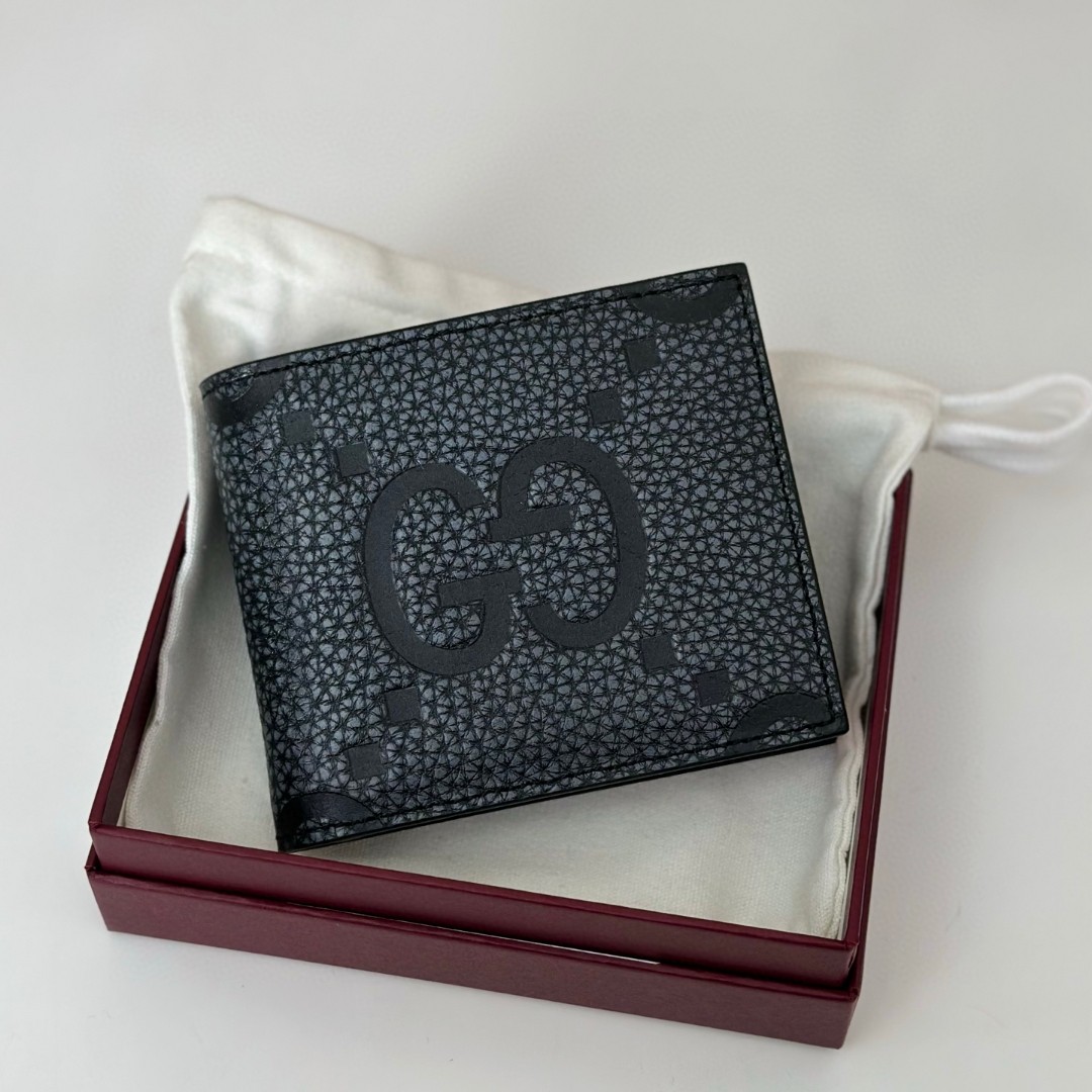 新品 グッチ 超美品財布 短財布