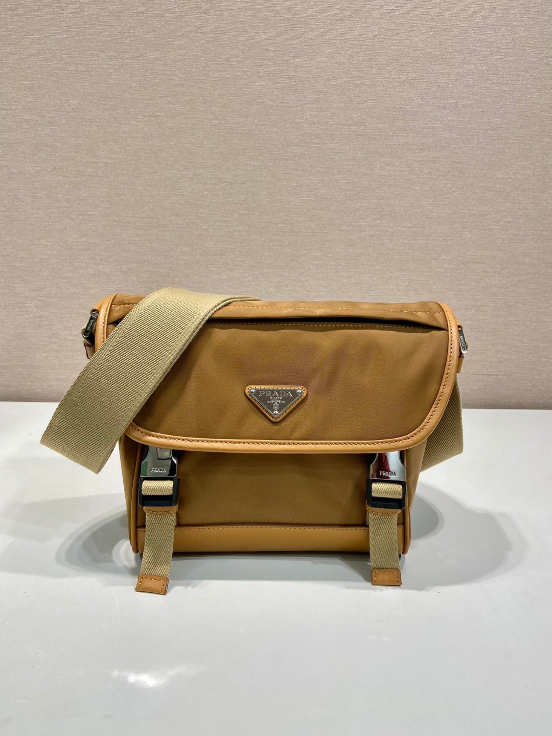 2025 プラダ メンズ バッグ 鞄 カバン ハンドバッグ 2503