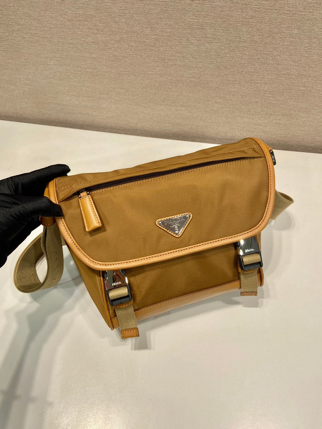 2025 プラダ メンズ バッグ 鞄 カバン ハンドバッグ 2503