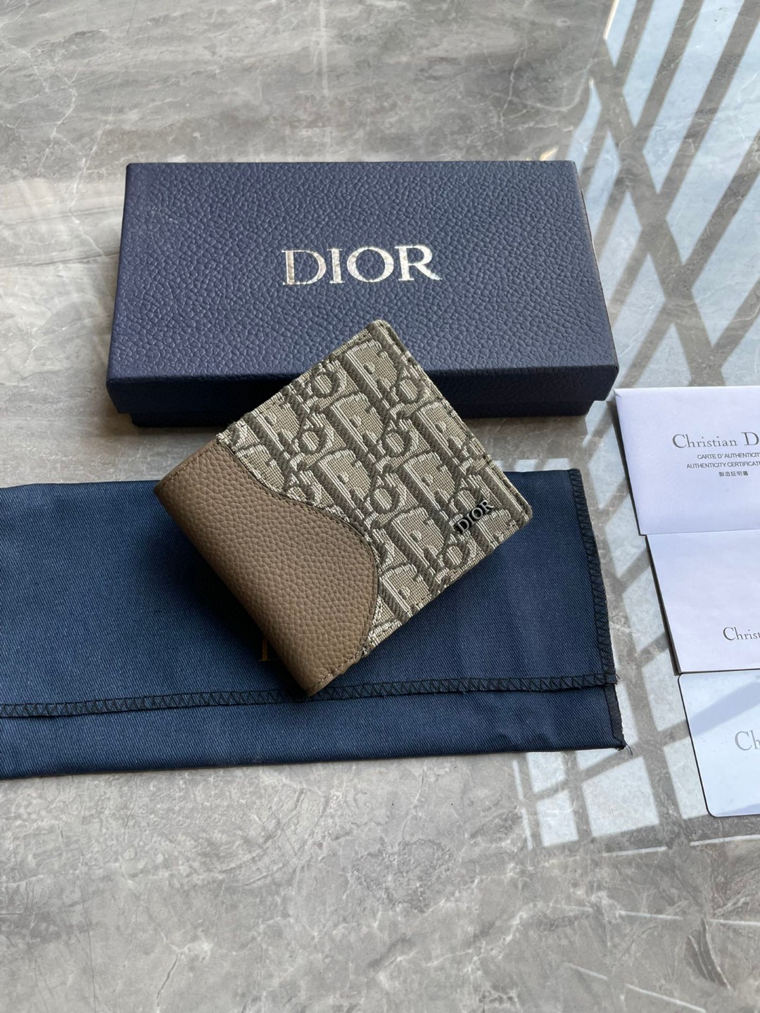 新品 クリスチャンディオール 財布 名刺入れ