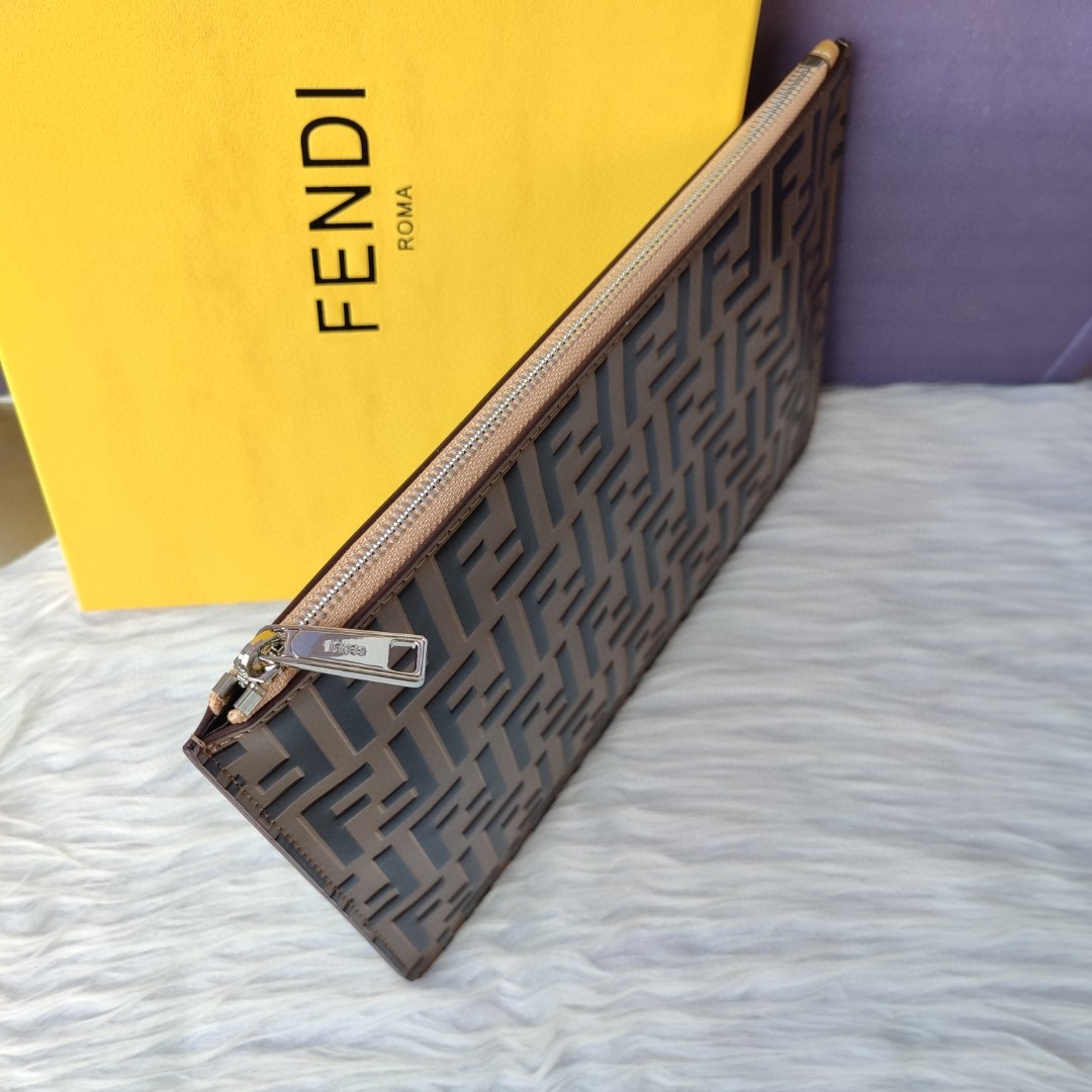 新品 フェンディ財布 セカンドバッグ
