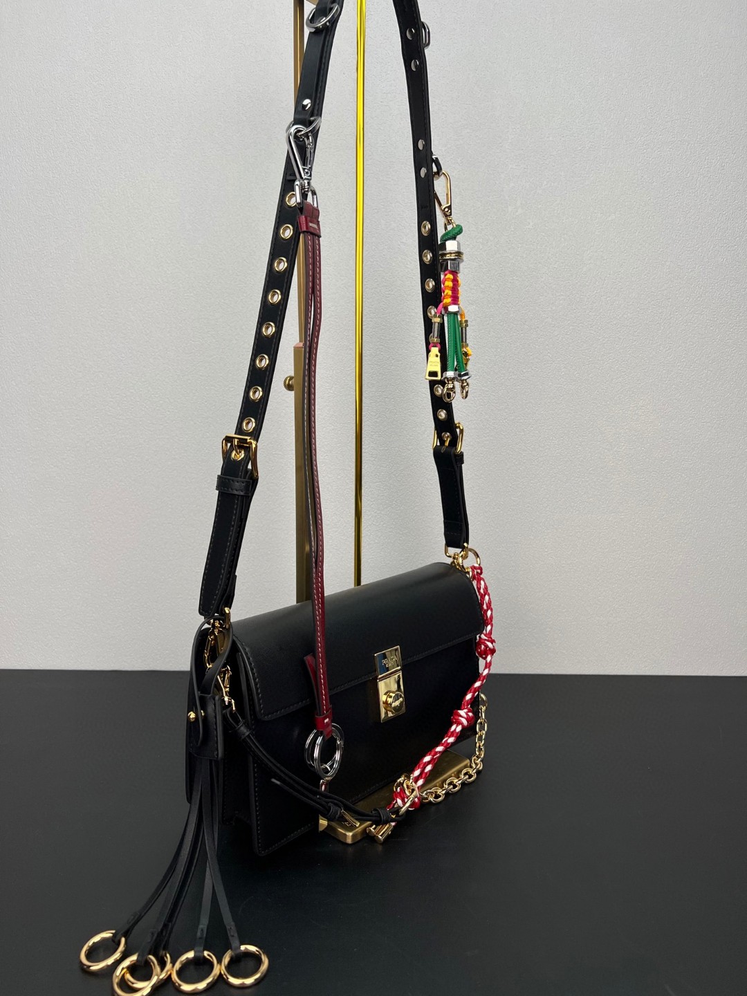 2025 プラダ 女性 バッグ 鞄 カバン TOTE バッグ