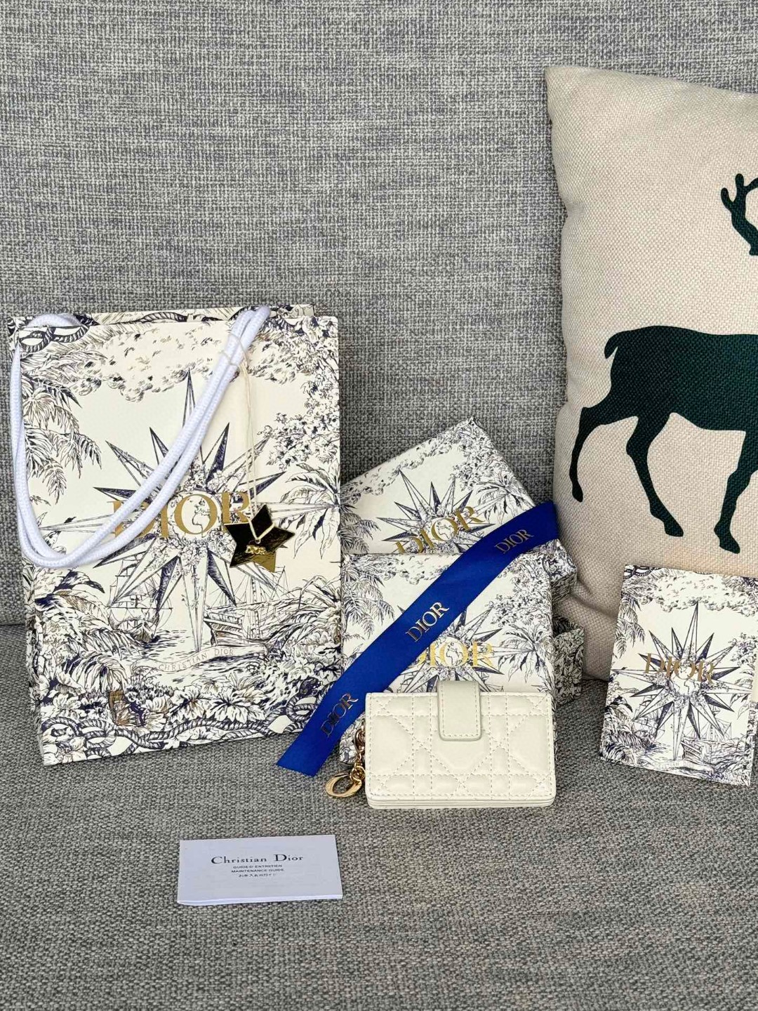 新品 クリスチャンディオール 財布 名刺入れ 2503