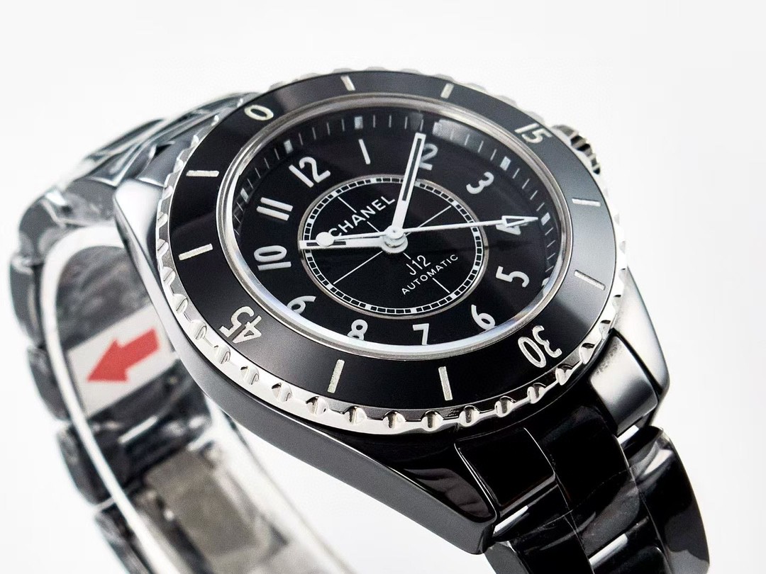 腕時計 シャネル supreme J12 33mm Automatic caliber12.2 女性