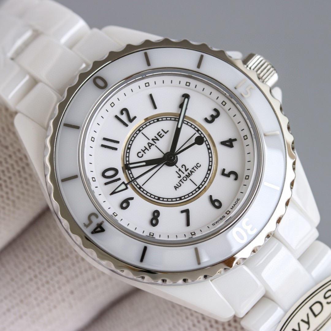腕時計 シャネル supreme J12 33mm Automatic caliber12.2 女性