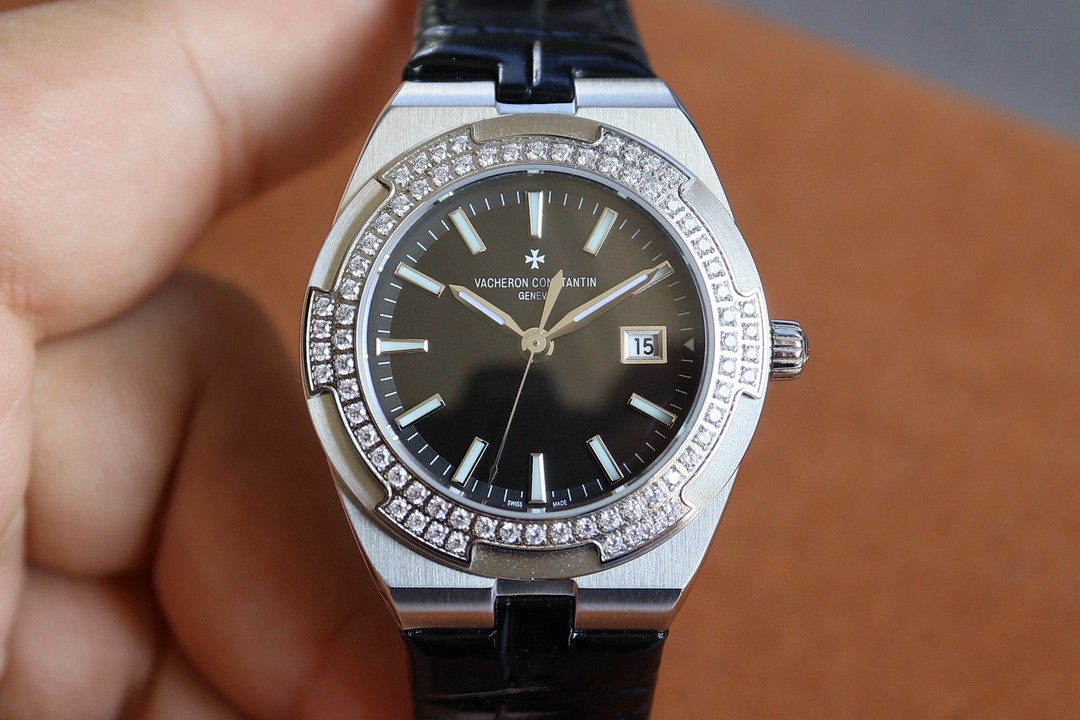 腕時計 ヴァシュロンコンスタンタン overseas ETA クォーツ? 女性 2502