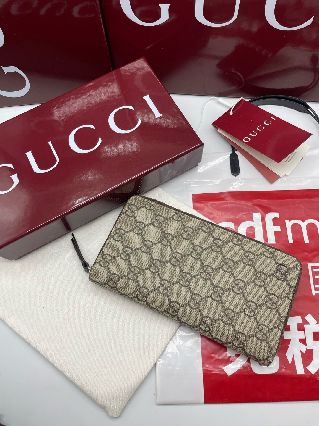 新品 グッチ 超美品財布 長財布