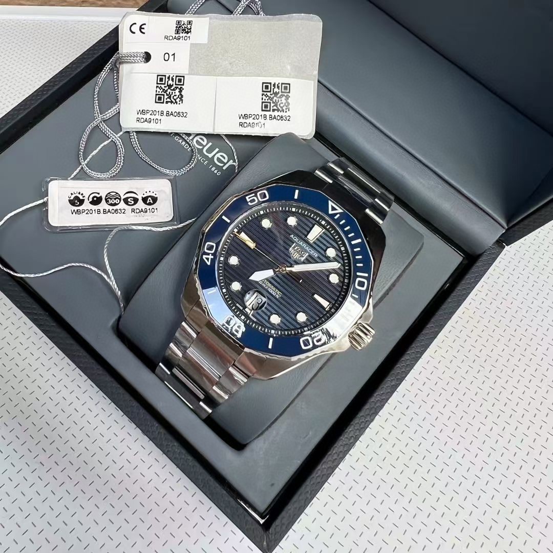 腕時計 タグ ホイヤー Aquaracer Calibre 5 搭載 時計