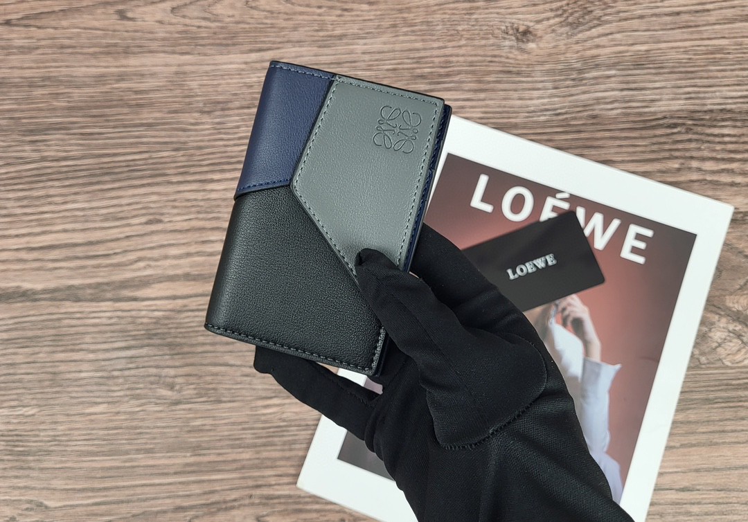 新品 ロエベ 財布 名刺入れ