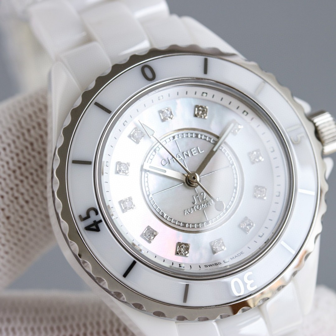 腕時計 シャネル supreme J12 33mm Automatic caliber12.2 女性