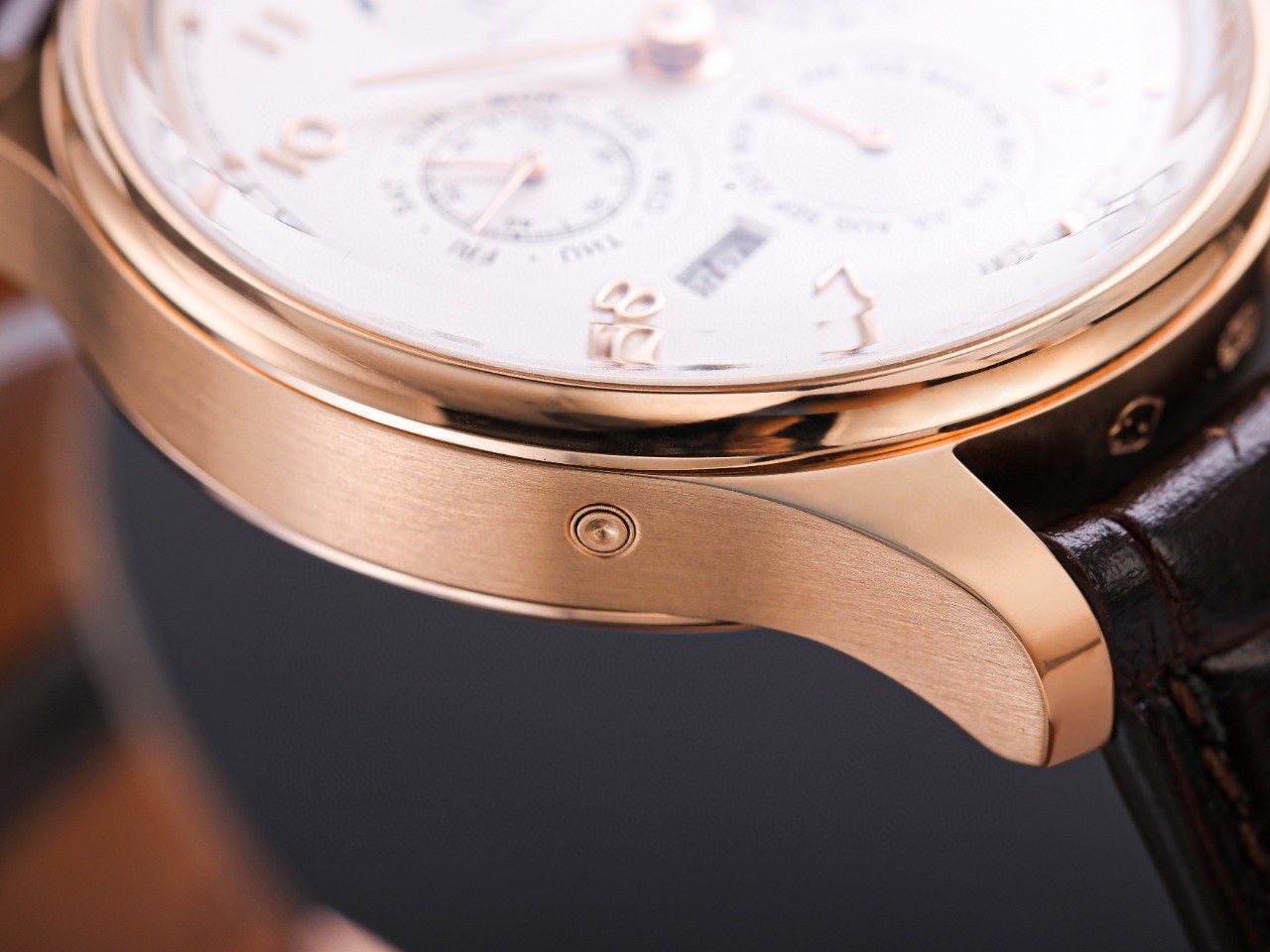腕時計 IWC(アイダブリューシー) 時計 52610 ムーブメント搭載 28800振動 2502