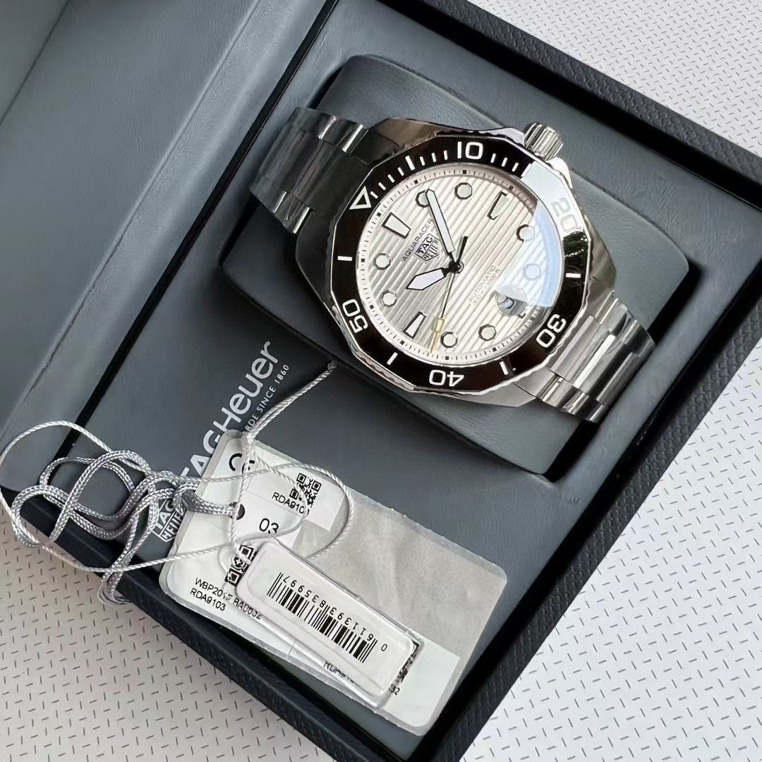 腕時計 タグ ホイヤー Aquaracer Calibre 5 搭載 時計