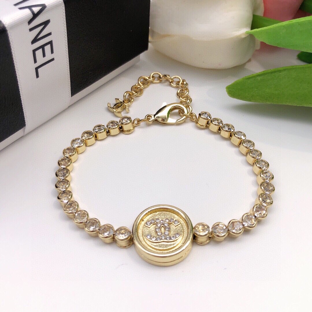 2025 シャネル? ブレスレット 飾り物