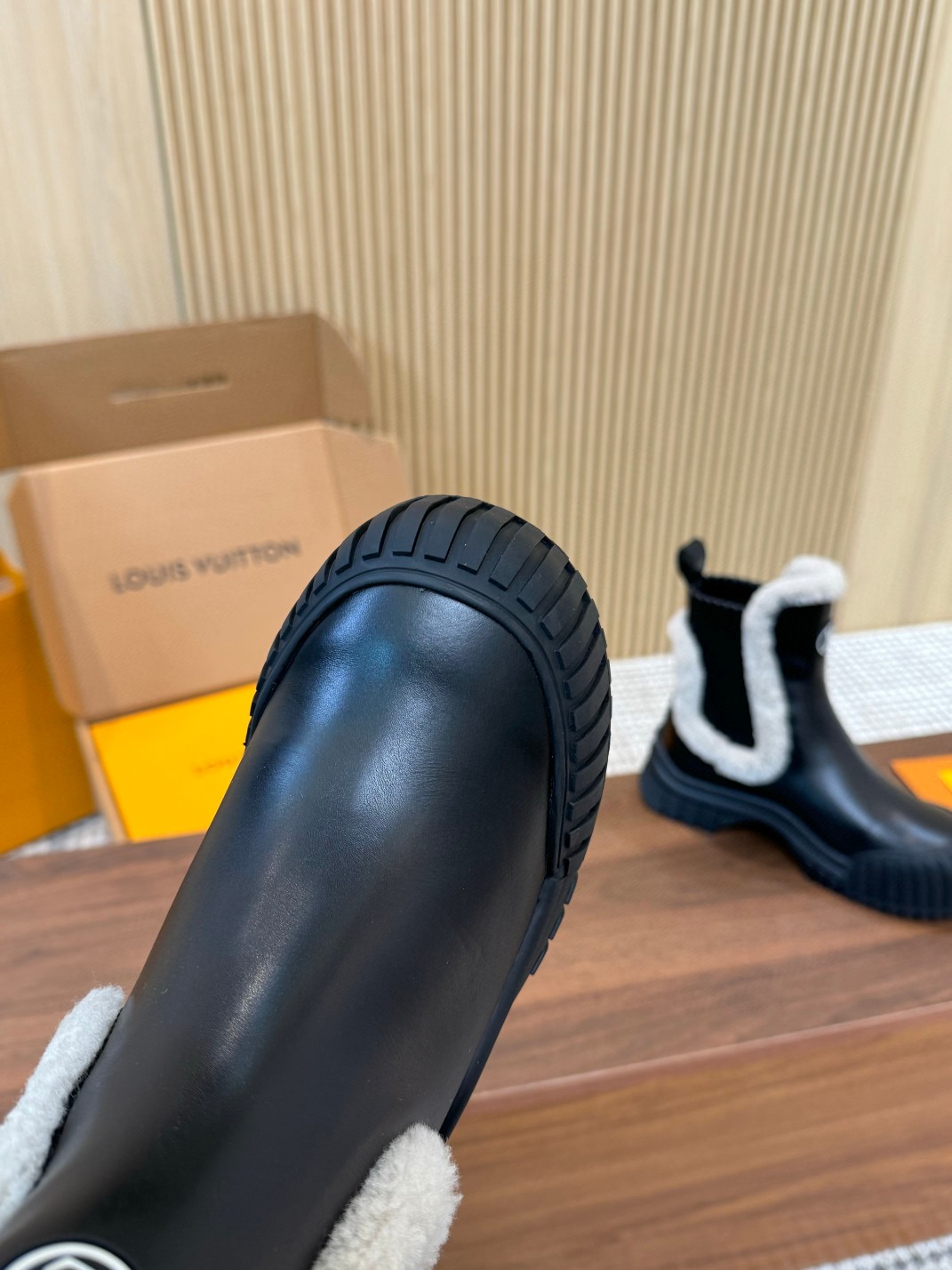 靴 ルイヴィト ン? ショートレインブーツ ? レディース?