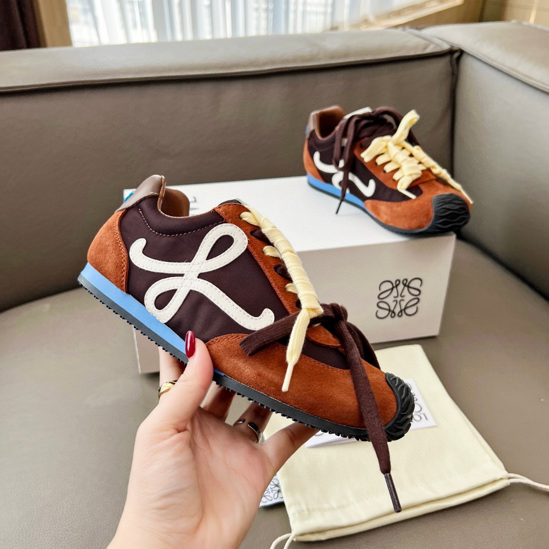 靴 ロエベ スニーカー レースアップ 恋人