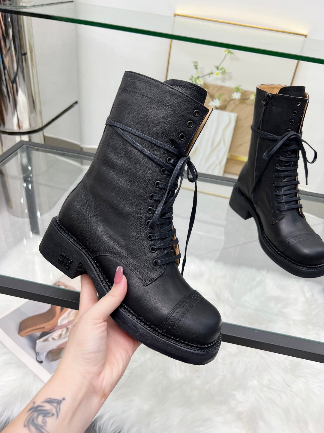 秋冬新品入荷 靴 ミュウミュウ ブーツ/ロングブーツ レディース